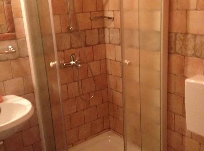 普瑞森仁公寓 3*