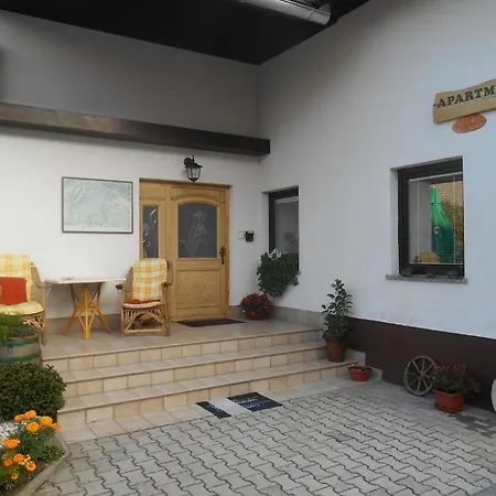 & Preseren בית הארחה 3*