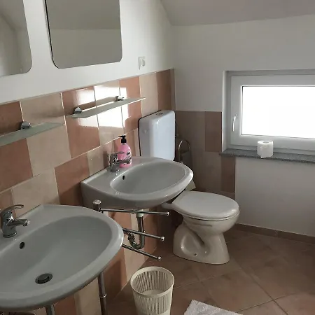 & Preseren 3* בלד